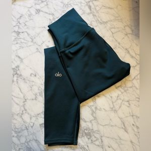 ALO YOGA 7/8 High-Waist Airlift Legging - midnight green - small